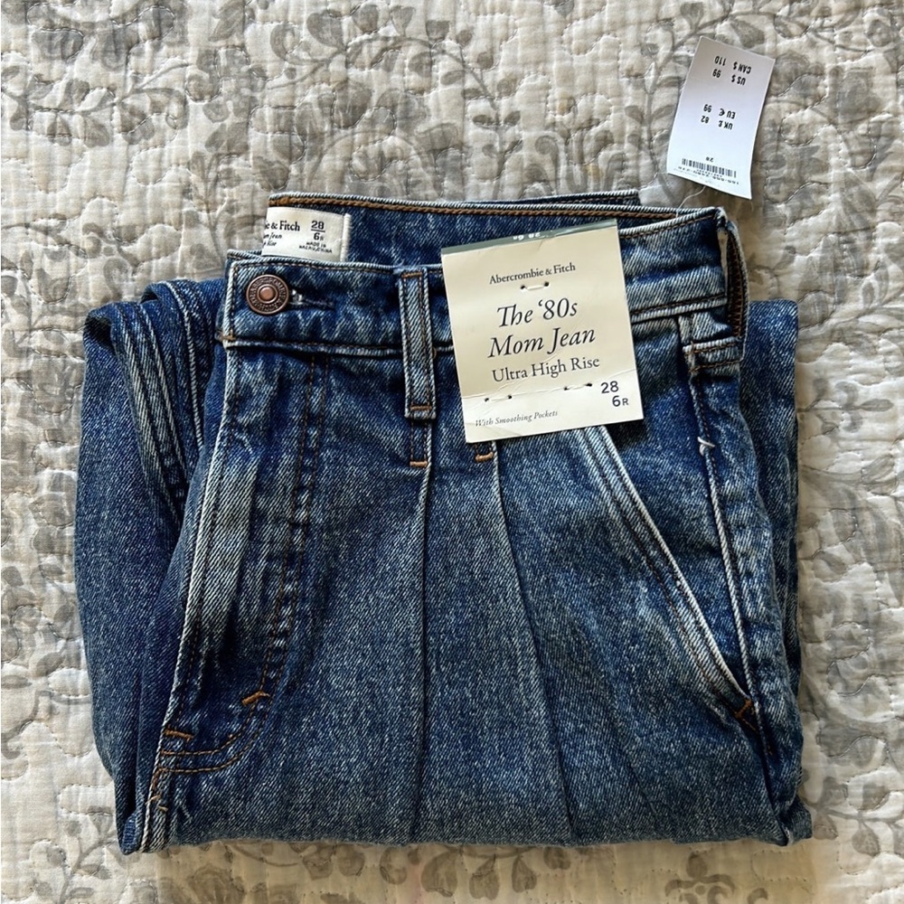 NWT Abercrombie 80s Mom Jeans